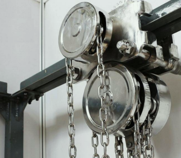 不銹鋼手拉葫蘆在海洋運(yùn)輸領(lǐng)域的應(yīng)用優(yōu)勢(shì)